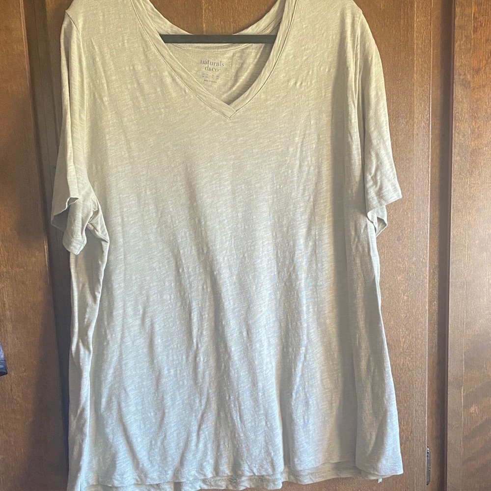 Denim&Co Light olive V-Neck Tee